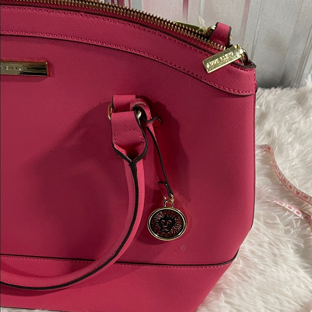 Pink Designer Women's Handbag - Picture 3 of 9